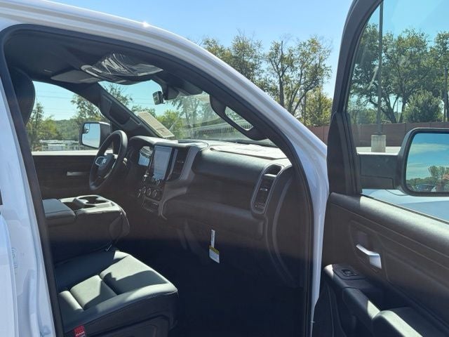 2027 RAM Ram 1500 RAM 1500 TRADESMAN CREW CAB 4X4 5'7' BOX