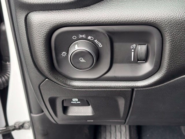 2027 RAM Ram 1500 RAM 1500 TRADESMAN CREW CAB 4X4 5'7' BOX