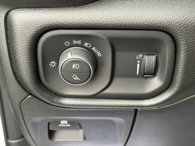 2026 RAM Ram 1500 RAM 1500 EXPRESS QUAD CAB 4X2 6'4' BOX
