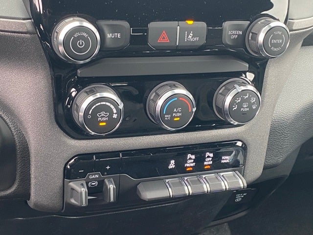 2026 RAM Ram 1500 RAM 1500 TRADESMAN QUAD CAB 4X2 6'4' BOX