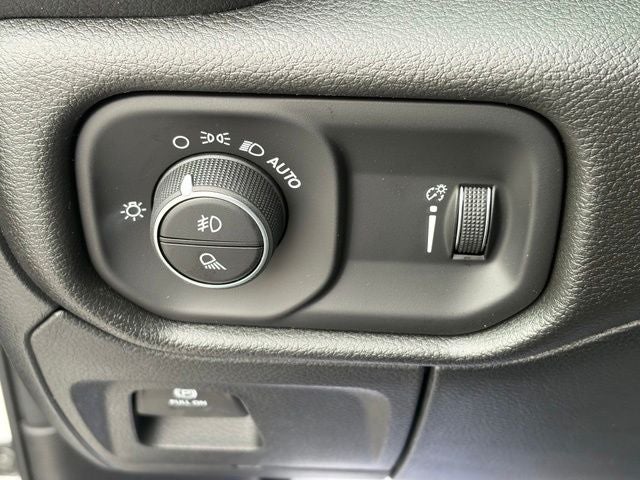 2026 RAM Ram 1500 RAM 1500 EXPRESS QUAD CAB 4X2 6'4' BOX