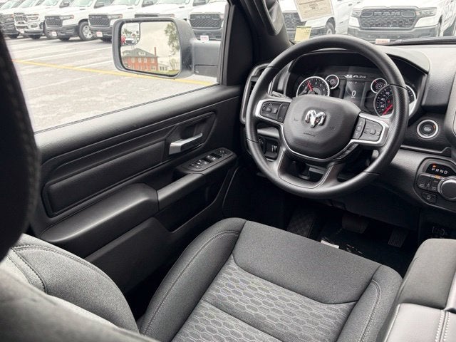 2027 RAM Ram 1500 RAM 1500 TRADESMAN QUAD CAB 4X4 6'4' BOX
