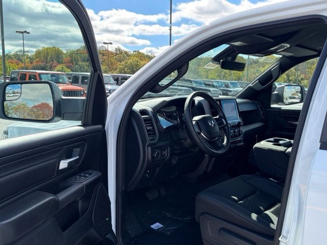 2027 RAM Ram 1500 RAM 1500 TRADESMAN QUAD CAB 4X4 6'4' BOX