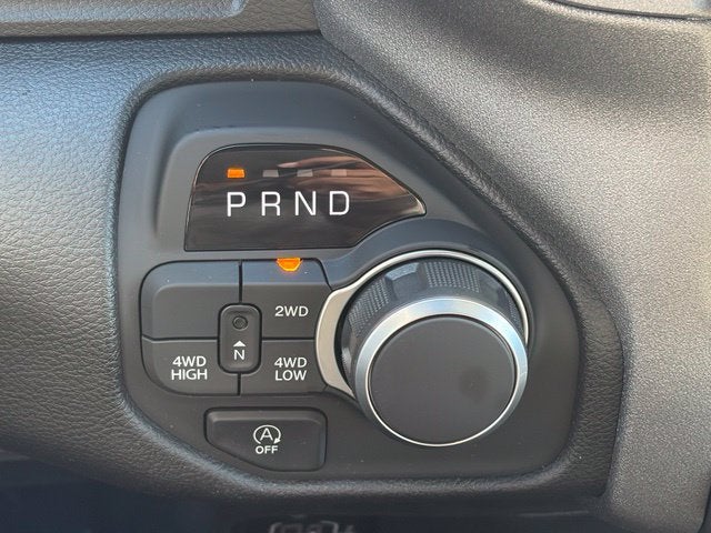 2027 RAM Ram 1500 RAM 1500 TRADESMAN QUAD CAB 4X4 6'4' BOX