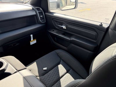2027 RAM Ram 1500 RAM 1500 TRADESMAN QUAD CAB 4X4 6'4' BOX