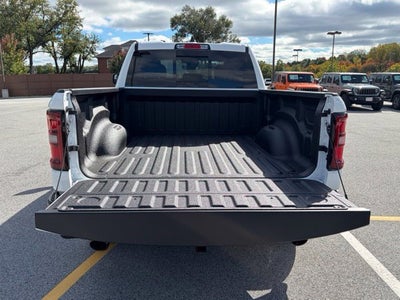 2027 RAM Ram 1500 RAM 1500 TRADESMAN QUAD CAB 4X4 6'4' BOX