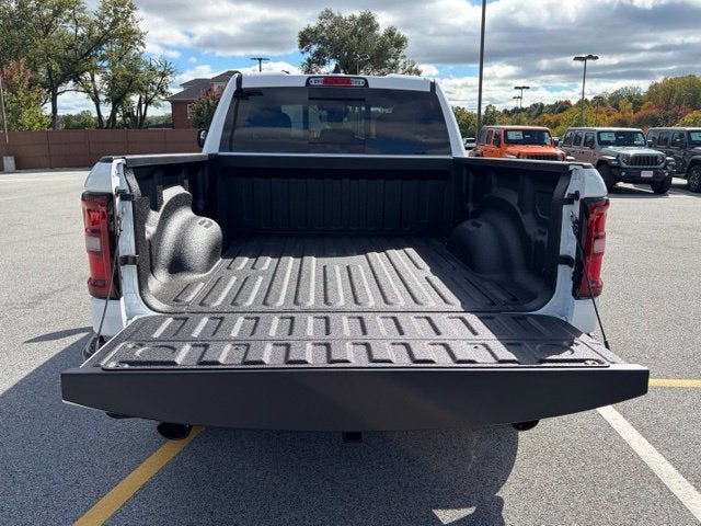 2027 RAM Ram 1500 RAM 1500 TRADESMAN QUAD CAB 4X4 6'4' BOX