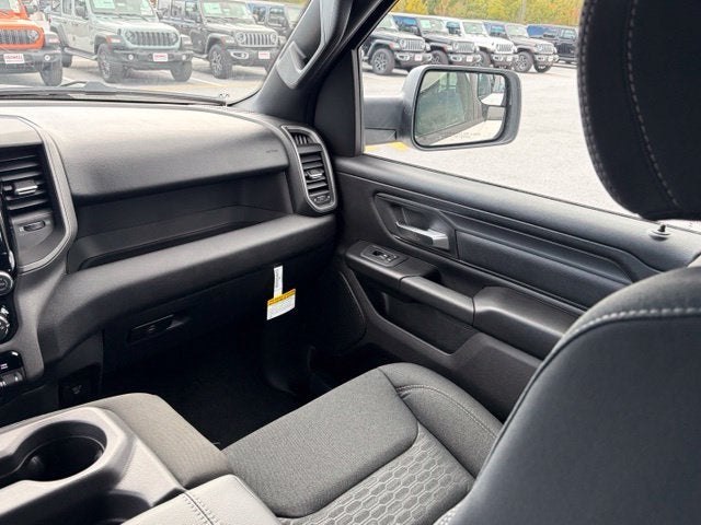 2027 RAM Ram 1500 RAM 1500 TRADESMAN QUAD CAB 4X4 6'4' BOX