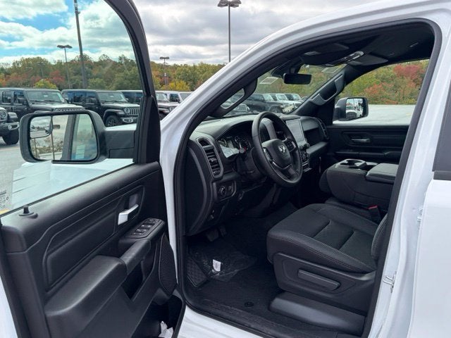 2027 RAM Ram 1500 RAM 1500 TRADESMAN QUAD CAB 4X4 6'4' BOX