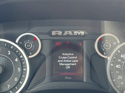 2027 RAM Ram 1500 RAM 1500 TRADESMAN QUAD CAB 4X4 6'4' BOX