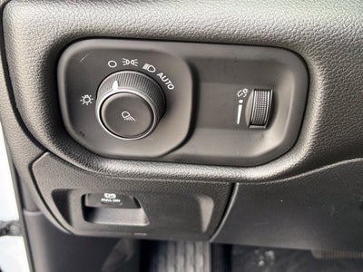 2027 RAM Ram 1500 RAM 1500 TRADESMAN QUAD CAB 4X4 6'4' BOX