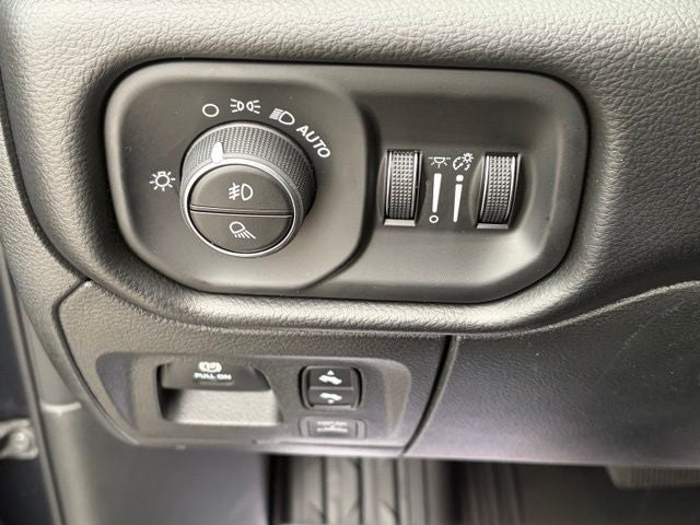 2027 RAM Ram 1500 RAM 1500 BIG HORN CREW CAB 4X4 5'7' BOX