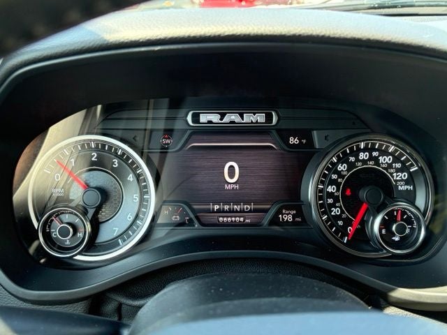 2020 RAM 1500 Big Horn Crew Cab 4x4 5'7' Box