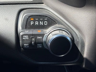 2020 RAM 1500 Big Horn Crew Cab 4x4 5'7' Box