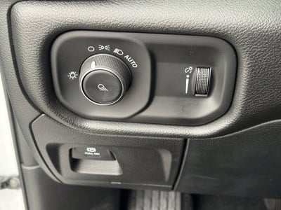 2027 RAM Ram 1500 RAM 1500 TRADESMAN CREW CAB 4X4 5'7' BOX