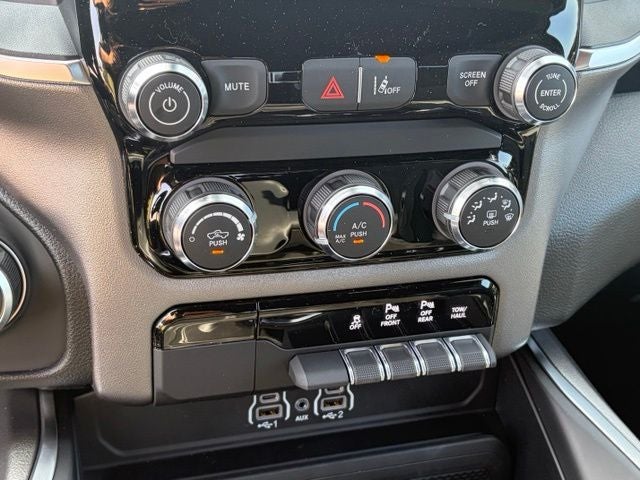 2026 RAM Ram 1500 RAM 1500 EXPRESS CREW CAB 4X4 5'7' BOX