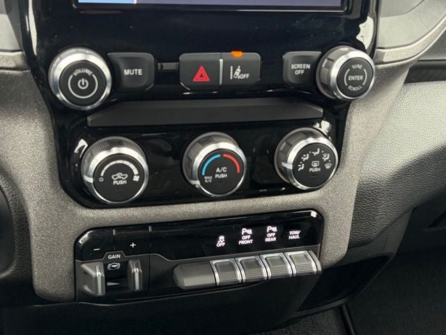 2025 RAM 1500 Tradesman Crew Cab 4x4 5'7' Box