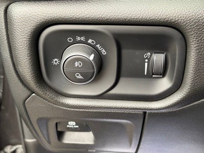 2025 RAM 1500 Tradesman Crew Cab 4x4 5'7' Box