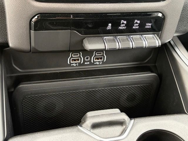 2026 RAM Ram 1500 RAM 1500 EXPRESS CREW CAB 4X4 5'7' BOX