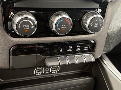 2026 RAM Ram 1500 RAM 1500 EXPRESS CREW CAB 4X4 5'7' BOX