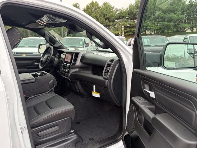 2027 RAM Ram 1500 RAM 1500 TRADESMAN CREW CAB 4X4 5'7' BOX