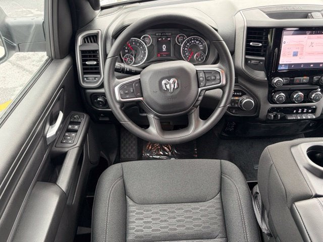 2027 RAM Ram 1500 RAM 1500 TRADESMAN CREW CAB 4X4 5'7' BOX