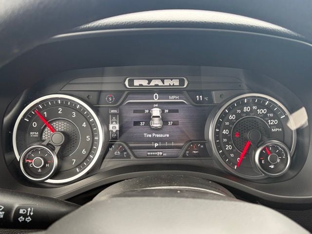 2026 RAM Ram 1500 RAM 1500 EXPRESS CREW CAB 4X4 5'7' BOX