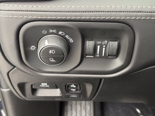2027 RAM Ram 1500 RAM 1500 LIMITED CREW CAB 4X4 5'7' BOX