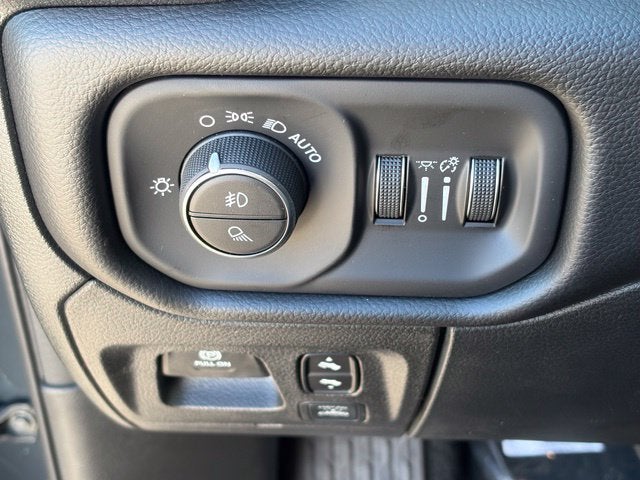 2027 RAM Ram 1500 RAM 1500 LARAMIE CREW CAB 4X4 5'7' BOX