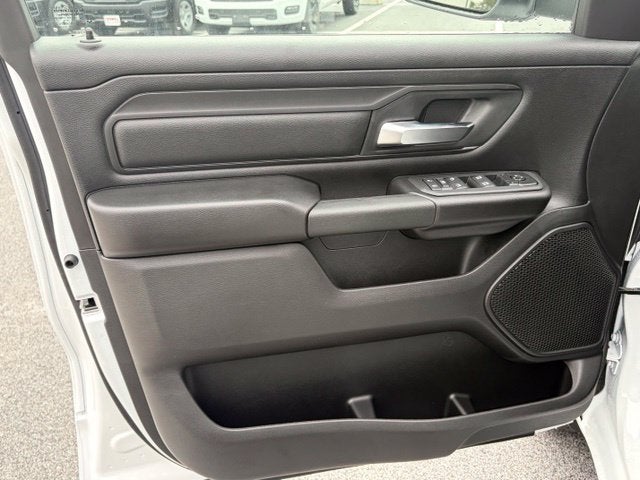 2027 RAM Ram 1500 RAM 1500 TRADESMAN CREW CAB 4X4 6'4' BOX