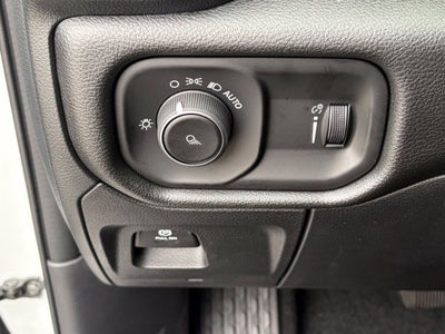 2027 RAM Ram 1500 RAM 1500 TRADESMAN CREW CAB 4X4 6'4' BOX