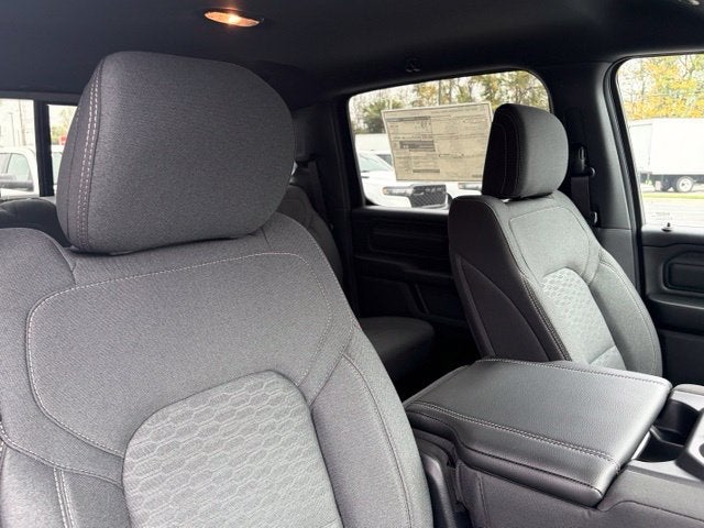 2027 RAM Ram 1500 RAM 1500 TRADESMAN CREW CAB 4X4 6'4' BOX