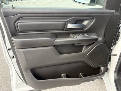 2027 RAM Ram 1500 RAM 1500 TRADESMAN CREW CAB 4X4 6'4' BOX