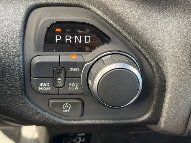 2027 RAM Ram 1500 RAM 1500 TRADESMAN CREW CAB 4X4 6'4' BOX