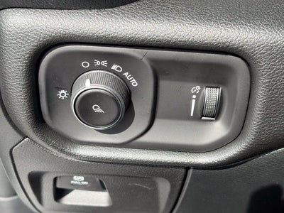 2027 RAM Ram 1500 RAM 1500 TRADESMAN CREW CAB 4X4 6'4' BOX