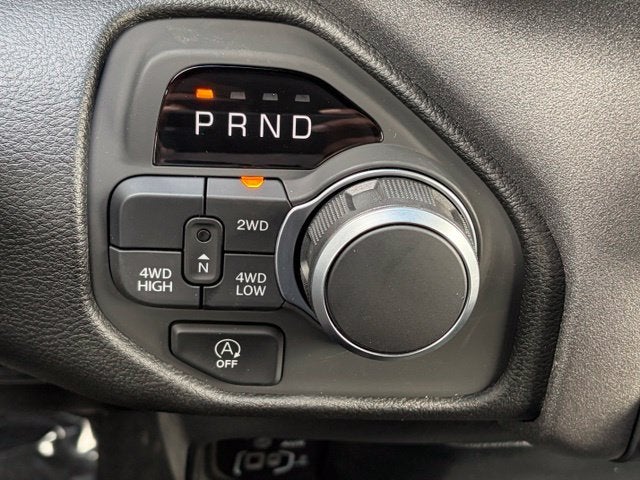 2027 RAM Ram 1500 RAM 1500 TRADESMAN CREW CAB 4X4 6'4' BOX