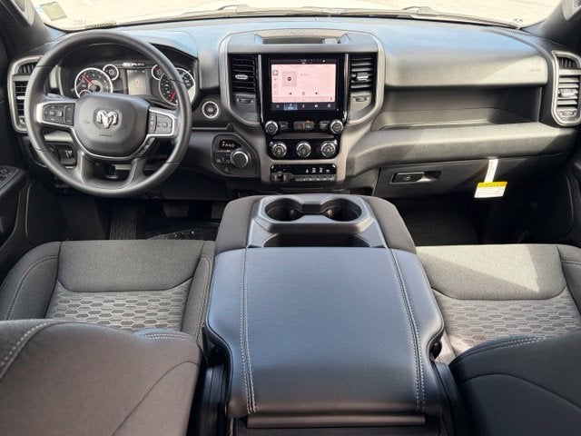 2027 RAM Ram 1500 RAM 1500 TRADESMAN CREW CAB 4X4 6'4' BOX