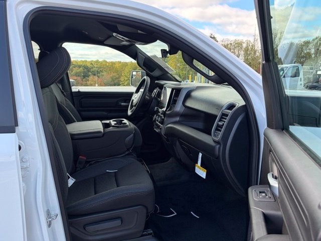 2027 RAM Ram 1500 RAM 1500 TRADESMAN CREW CAB 4X4 6'4' BOX