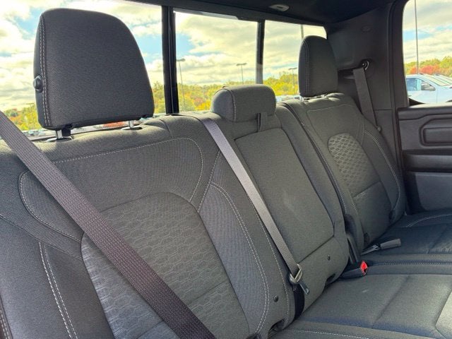 2027 RAM Ram 1500 RAM 1500 TRADESMAN CREW CAB 4X4 6'4' BOX