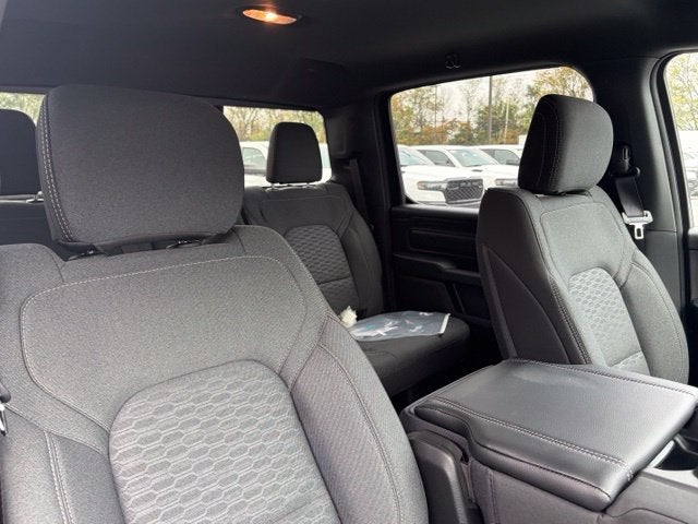 2027 RAM Ram 1500 RAM 1500 TRADESMAN CREW CAB 4X4 6'4' BOX