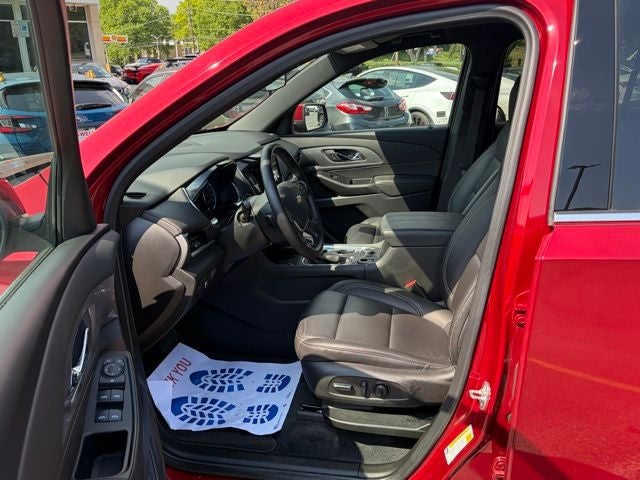 2023 Chevrolet Traverse FWD LT Leather