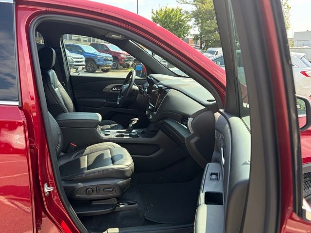 2023 Chevrolet Traverse FWD LT Leather