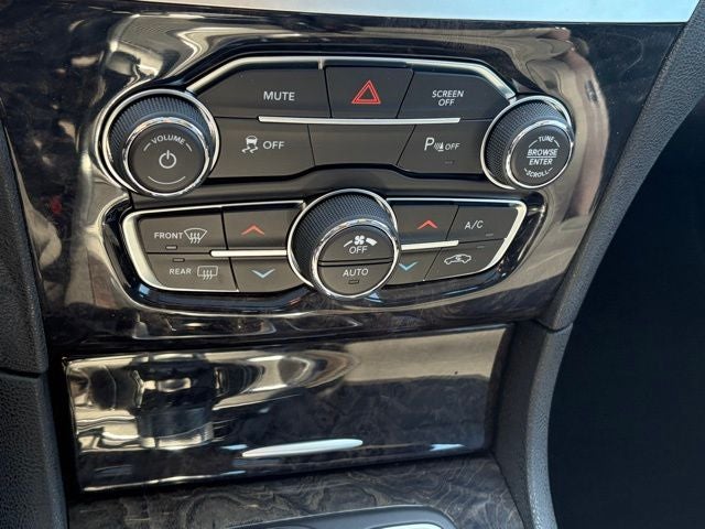 2023 Chrysler 300 Touring L