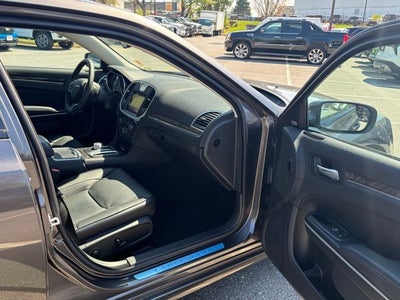 2023 Chrysler 300 Touring L