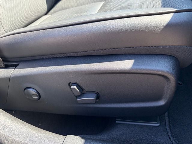 2023 Chrysler 300 Touring L