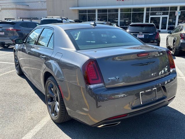 2023 Chrysler 300 Touring L