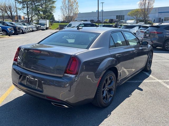 2023 Chrysler 300 Touring L