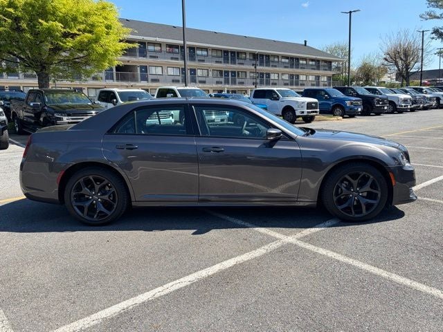 2023 Chrysler 300 Touring L