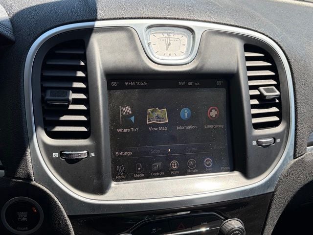 2016 Chrysler 300 Limited