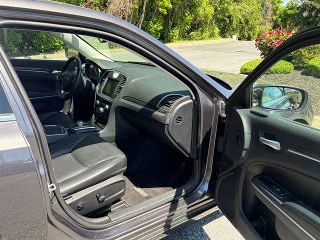 2016 Chrysler 300 Limited